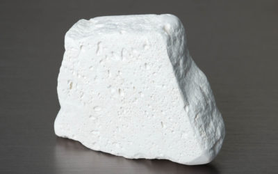 Kaoliinikatalyytti Karjalasta ja öljynpuhdistusta Helsingissä